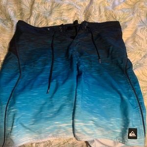 Men  Quiksilver Boardshorts/ Swim trunks